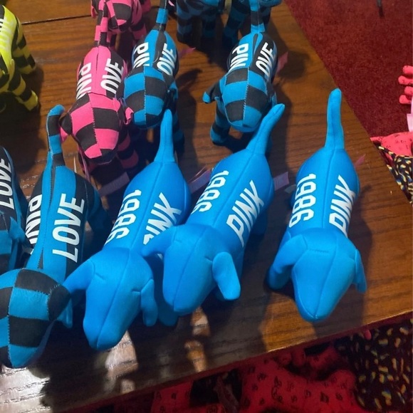 Bundle of 30 Pink dogs - Picture 2 of 6